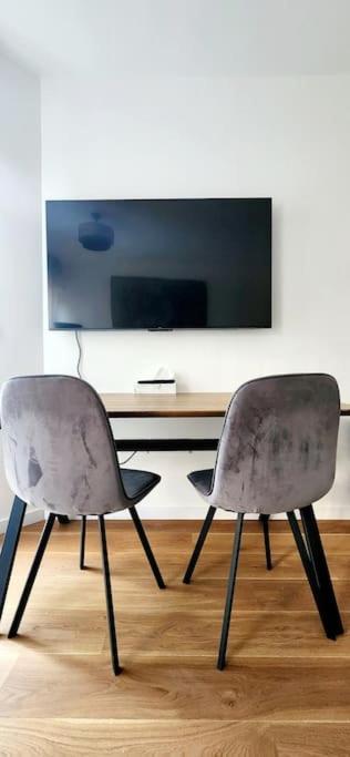 New & Serene 1-Bedroom Apart Near #Ladefenseparis #Parking&Fibre シュレンヌ エクステリア 写真